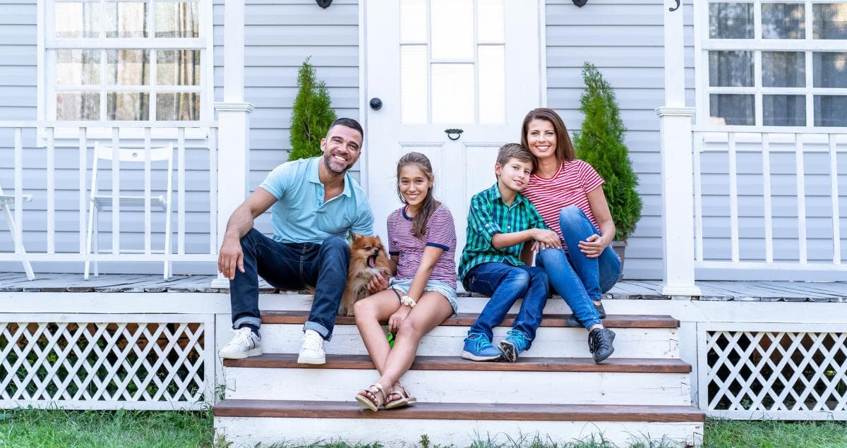 Are crashpads near Luke AFB suitable for families
