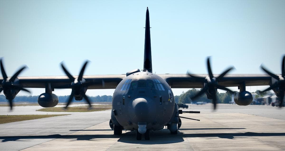 Are utilities and Wi-Fi included in TDY crashpads near Kirtland AFB?