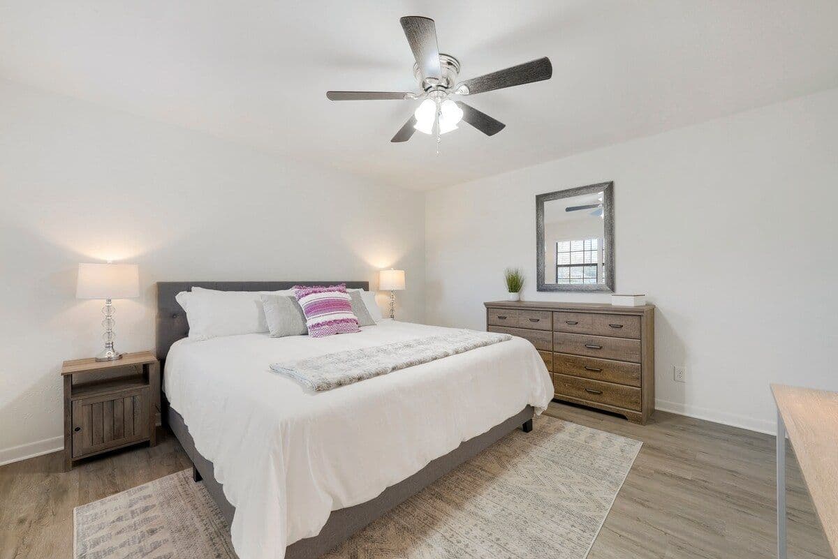 2 Bed, 2 Bath near Hurlburt AFB | Screened Patio • Fenced Yard • Beach Access | The Lost Lobster