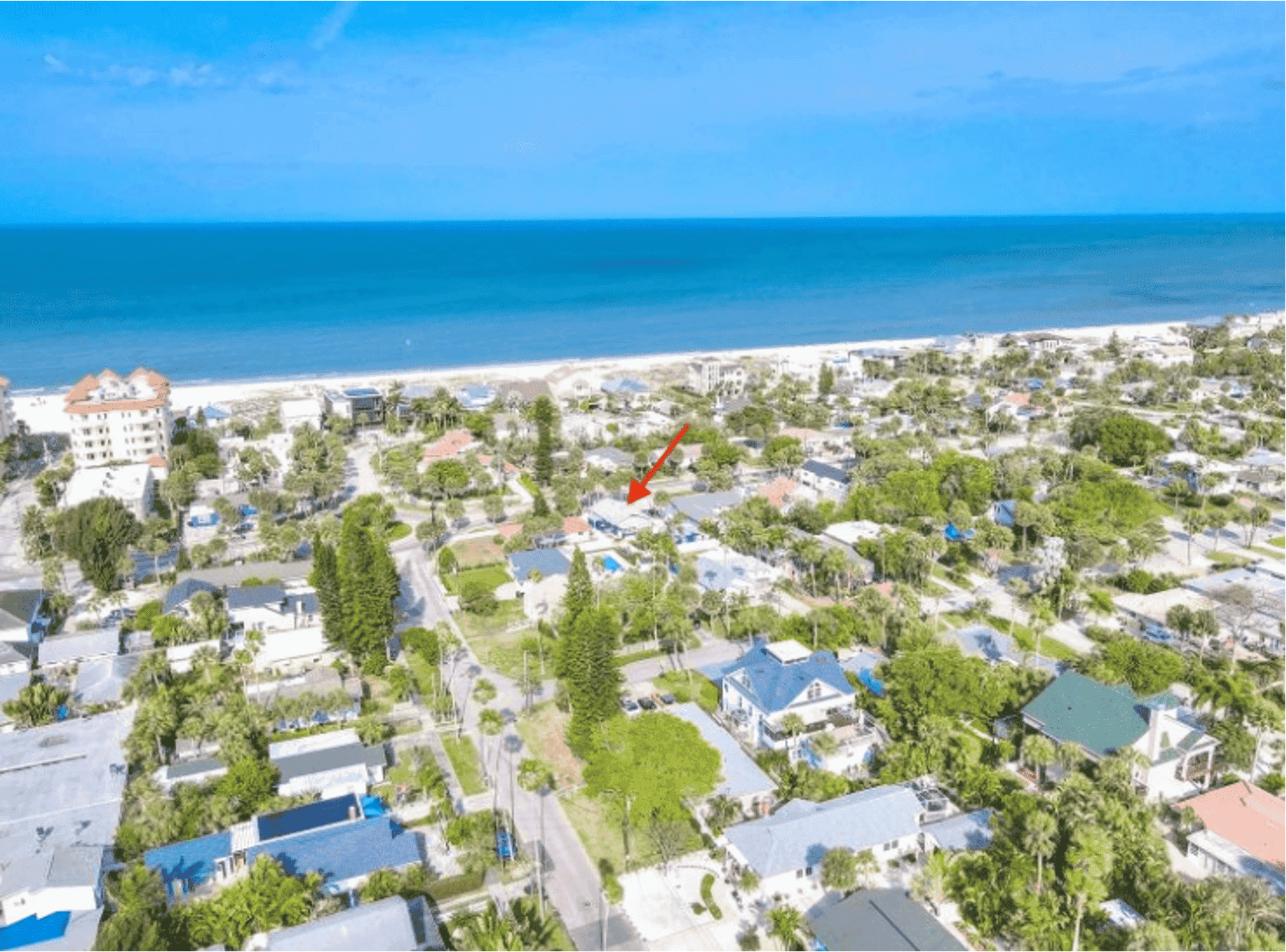 Modern 2-Bed, 2-Bath Townhouse Near Clearwater Beach
