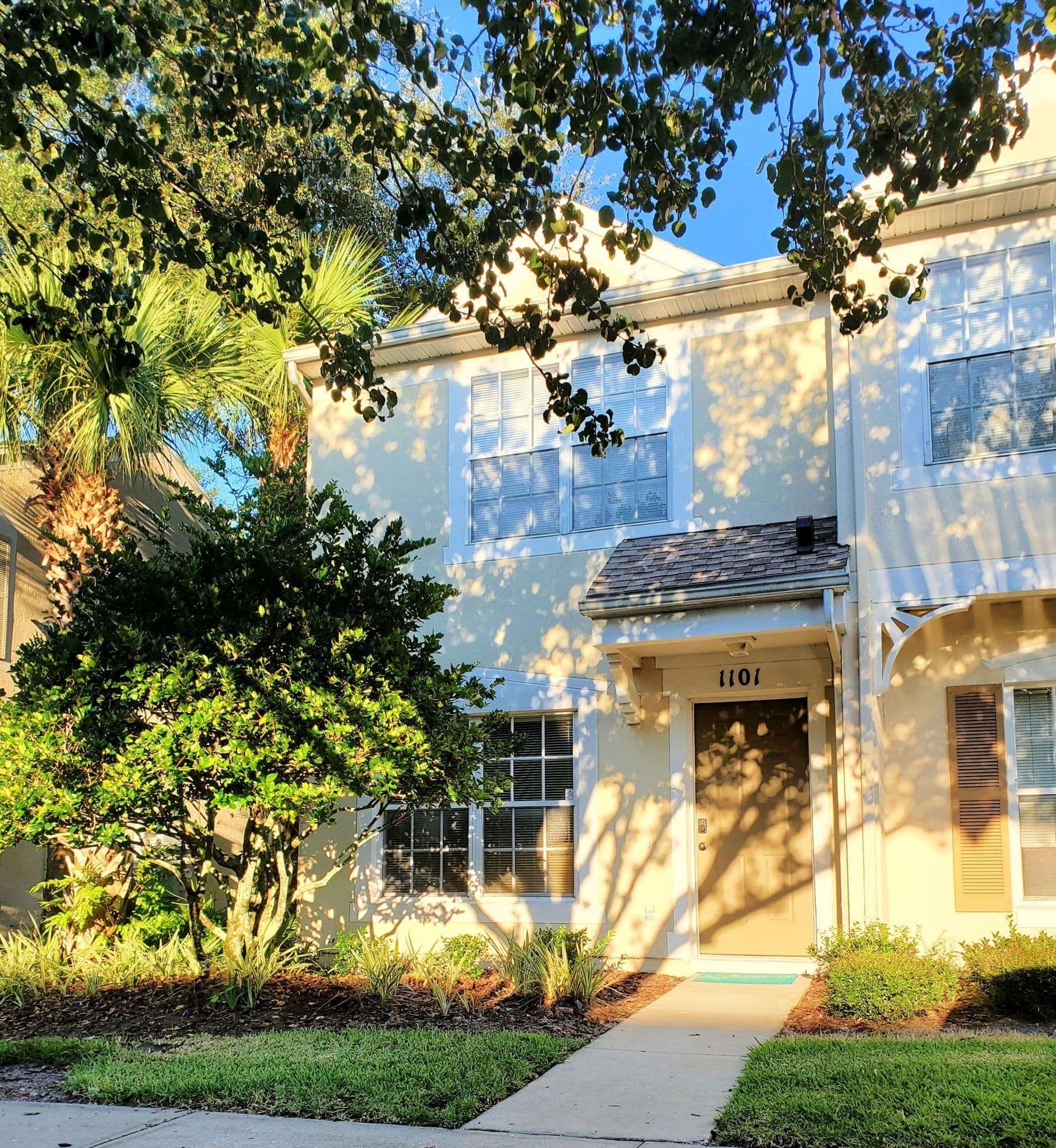 2 Bedm 2.5 Bath Townhouse in Gated Community w/ Pool 15 Min. to Mayport Naval Station
