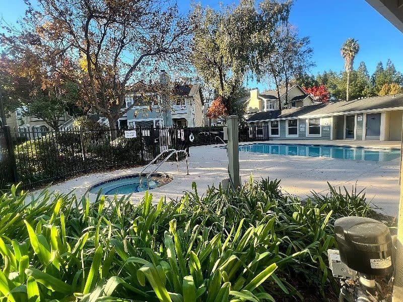 Gated 2BR 2BA Apartment Travis AFB - Pool, Gym, BBQ