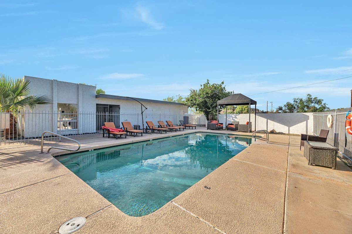 H2O Waterfront Apartments in Phoenix - 1 & 2 Bedroom Rentals