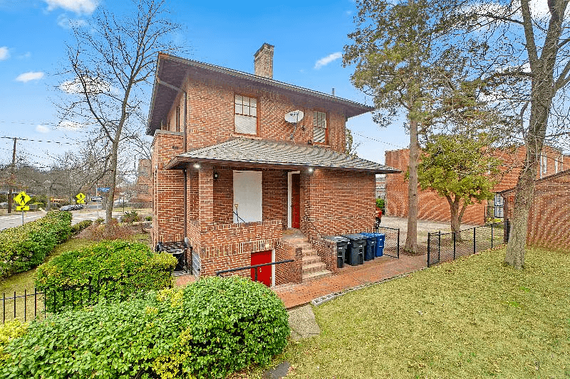 Bright 1BR English Basement with Parking Near Washington Navy Yard