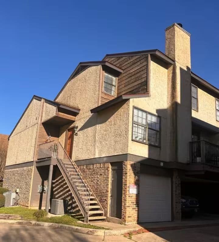 Charming 2BR/2BA Townhome Near Barksdale AFB | Ideal for TDY & Extended Stays