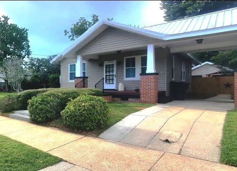 Charming 2BR TDY Cottage Near Naval Air Station Pensacola – Pet Friendly