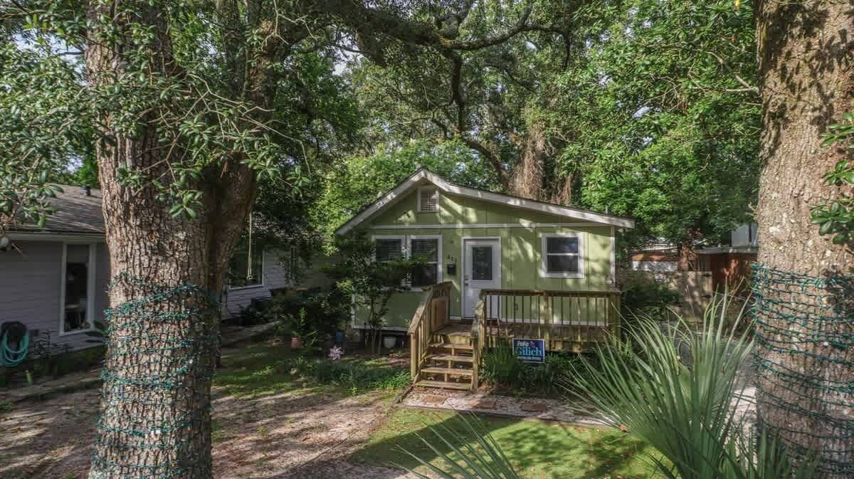Charming 2BR TDY Home Near Keesler Air Force Base – Back Bay Living