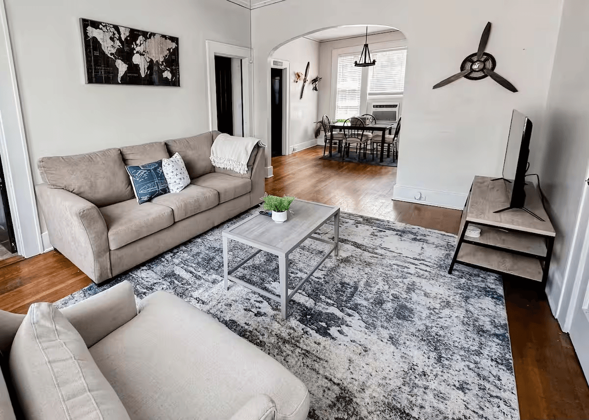 Charming 3-Bed TDY Apartment Near Columbus AFB – Historic Building, Fully Furnished, and Pet-Friendly