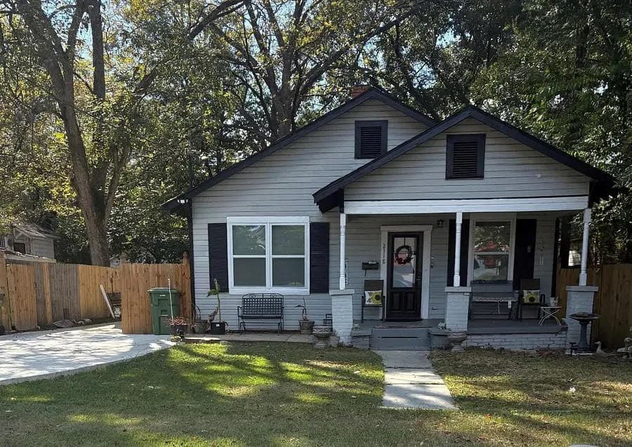 Charming Old Cloverdale Cottage Near Maxwell AFB – Private Entrance & Sunlit Flex Room