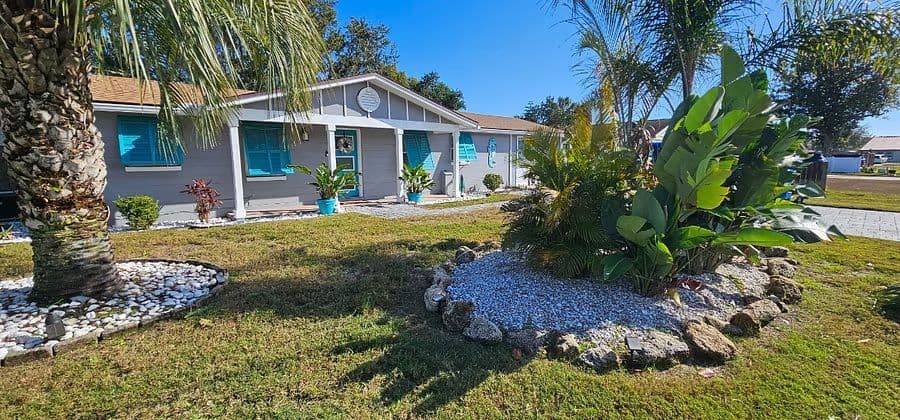 Coastal 2BR Retreat with Office Near Mayport Naval Station | Outdoor Oasis