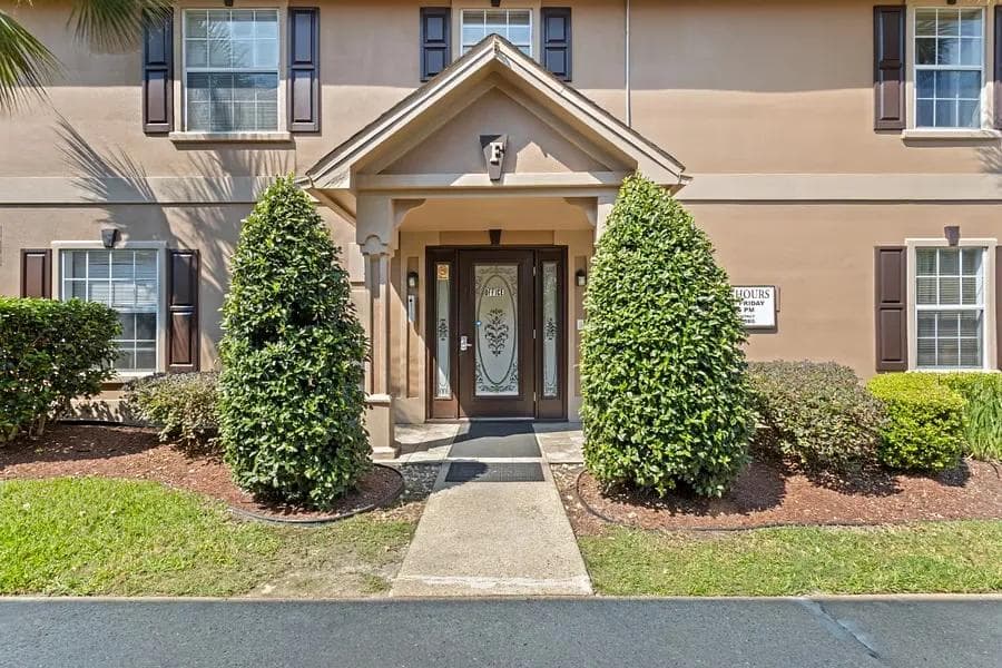 Comfortable 2BR Condo Near Keesler AFB w/ Pool & Hot Tub
