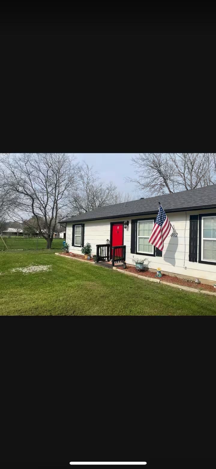 Comfortable 2BR Retreat Near Randolph AFB in Cibolo