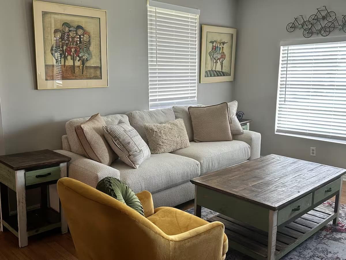 Art Inspired 2BR 1BA Condo Little Rock AFB - Burns, I-40