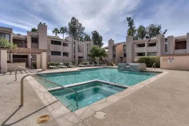Phoenix 2BR 2BA Condo Luke AFB - Midtown, Pool, Stylish