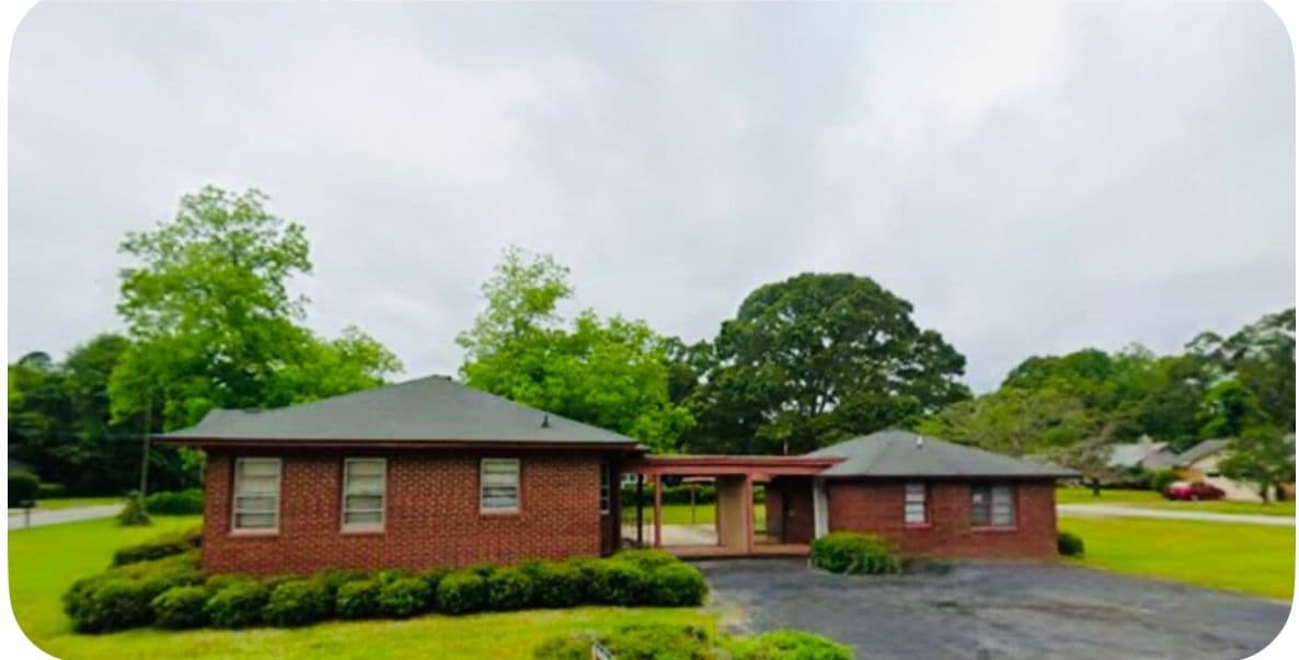 Sumter Lil Cottage - Cozy Guest House Retreat, Sleeps 4