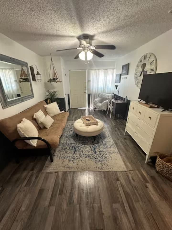 Cozy 1BR/1BA Pet-Friendly Retreat Near Sheppard AFB