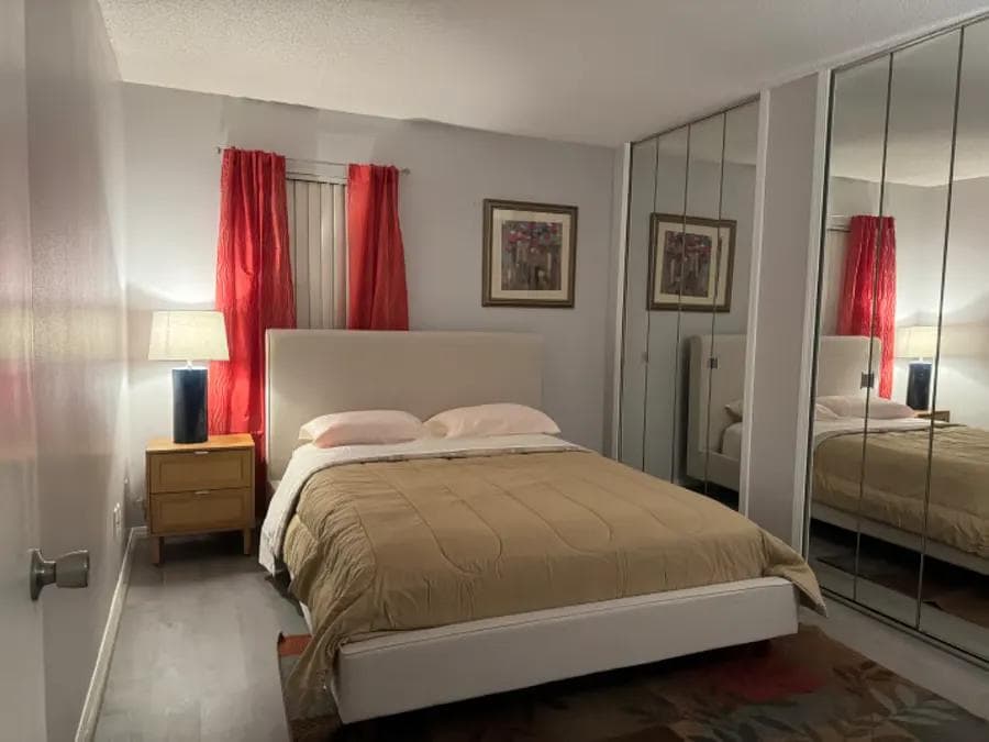 Cozy 2BR Ground-Level Home Near Pensacola NAS