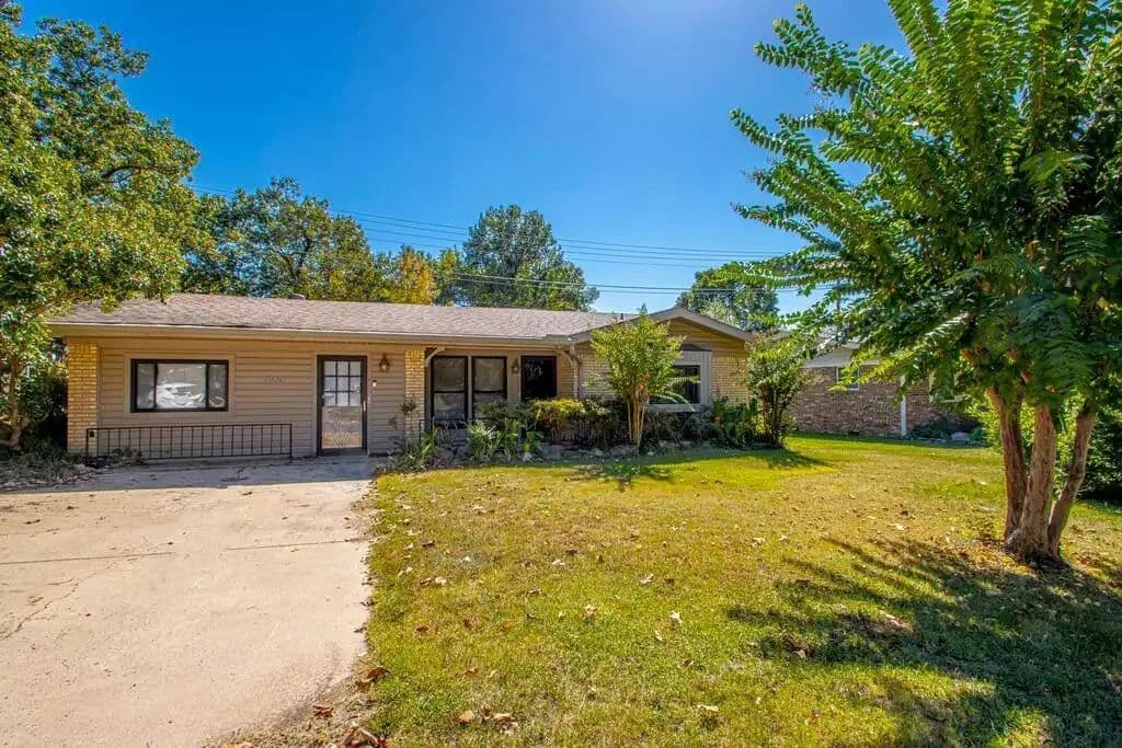 Cozy Private Studio Near Little Rock AFB | Full Kitchen & Workspace