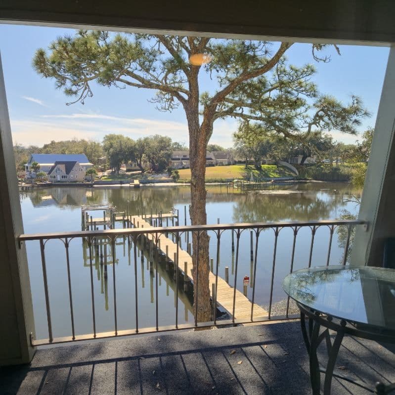 Cozy Waterfront 1BR Condo Near Hurlburt Field & Beaches