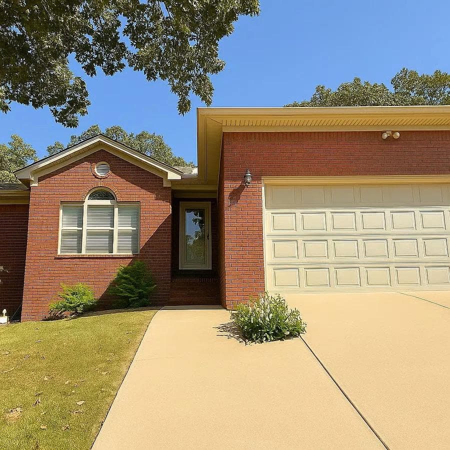 Designer-Remodeled 3BR/2BA Home Near Little Rock AFB – Sleeps 8
