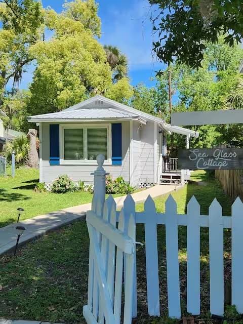 Downtown 1BR Coastal Cottage Near Naval Submarine Base Kings Bay – Walkable St. Marys Stay
