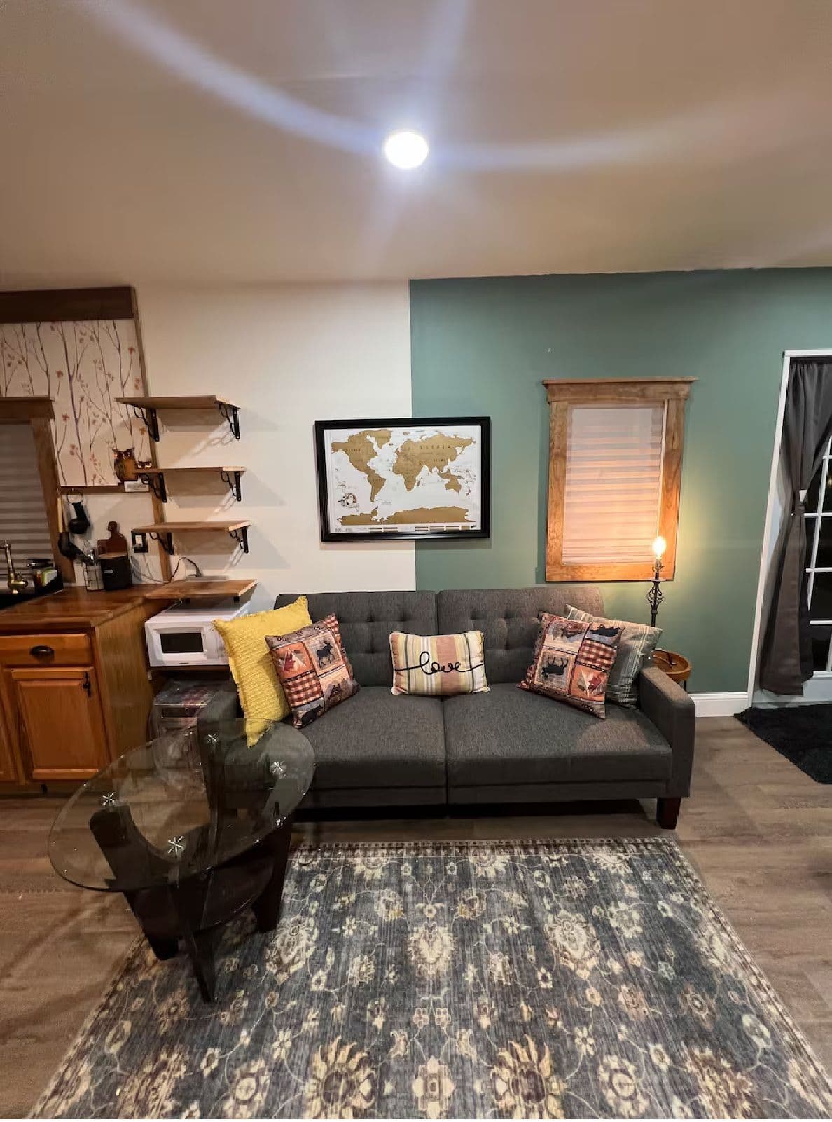 Forest-Themed Cabin Retreat in the Heart of Tampa | Private & Unique Stay