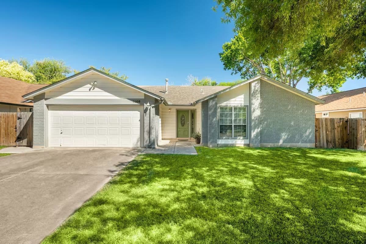 Spacious 4-Bedroom Home Near Randolph AFB | Covered Patio & Family-Friendly Comfort