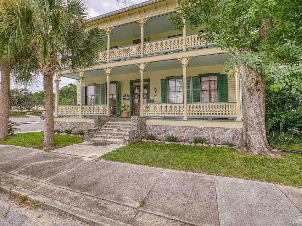 Historic 1BR TDY Loft Near Naval Air Station Pensacola – Walk to Downtown