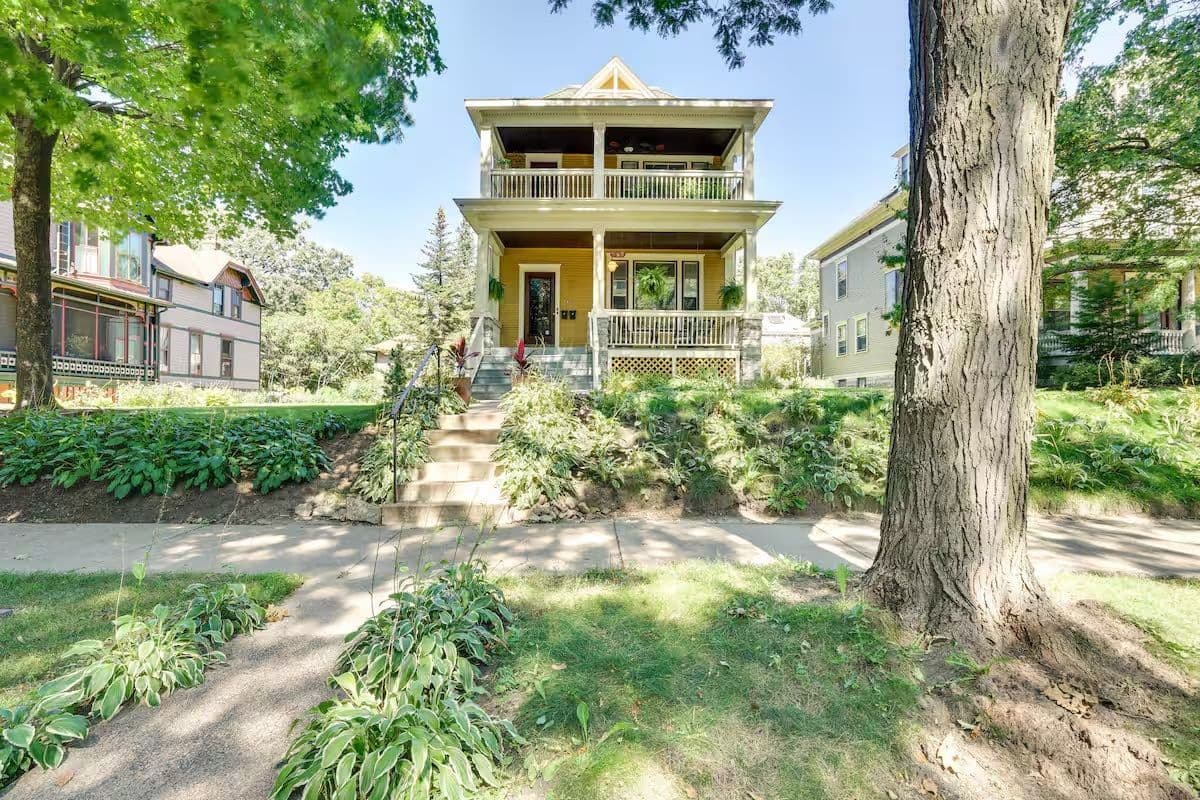 Historic District 2BR/2BA Retreat Near MSP Joint Air Reserve Station