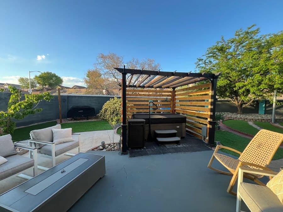 Luxurious 3BR 2BA Home Kirtland AFB - Hot Tub, Peloton, Pet Friendly