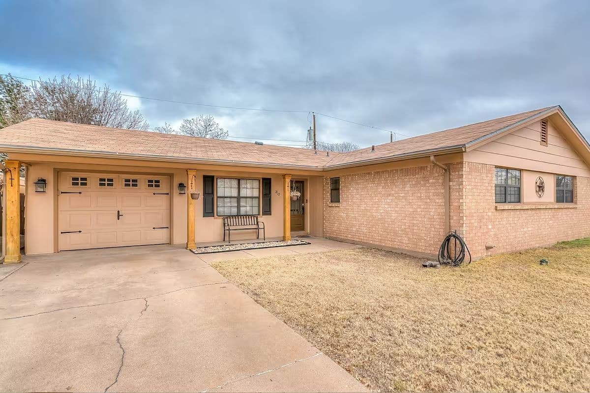 Quiet 3BR 2BA Home Goodfellow AFB - Furnished, DTS, Yard