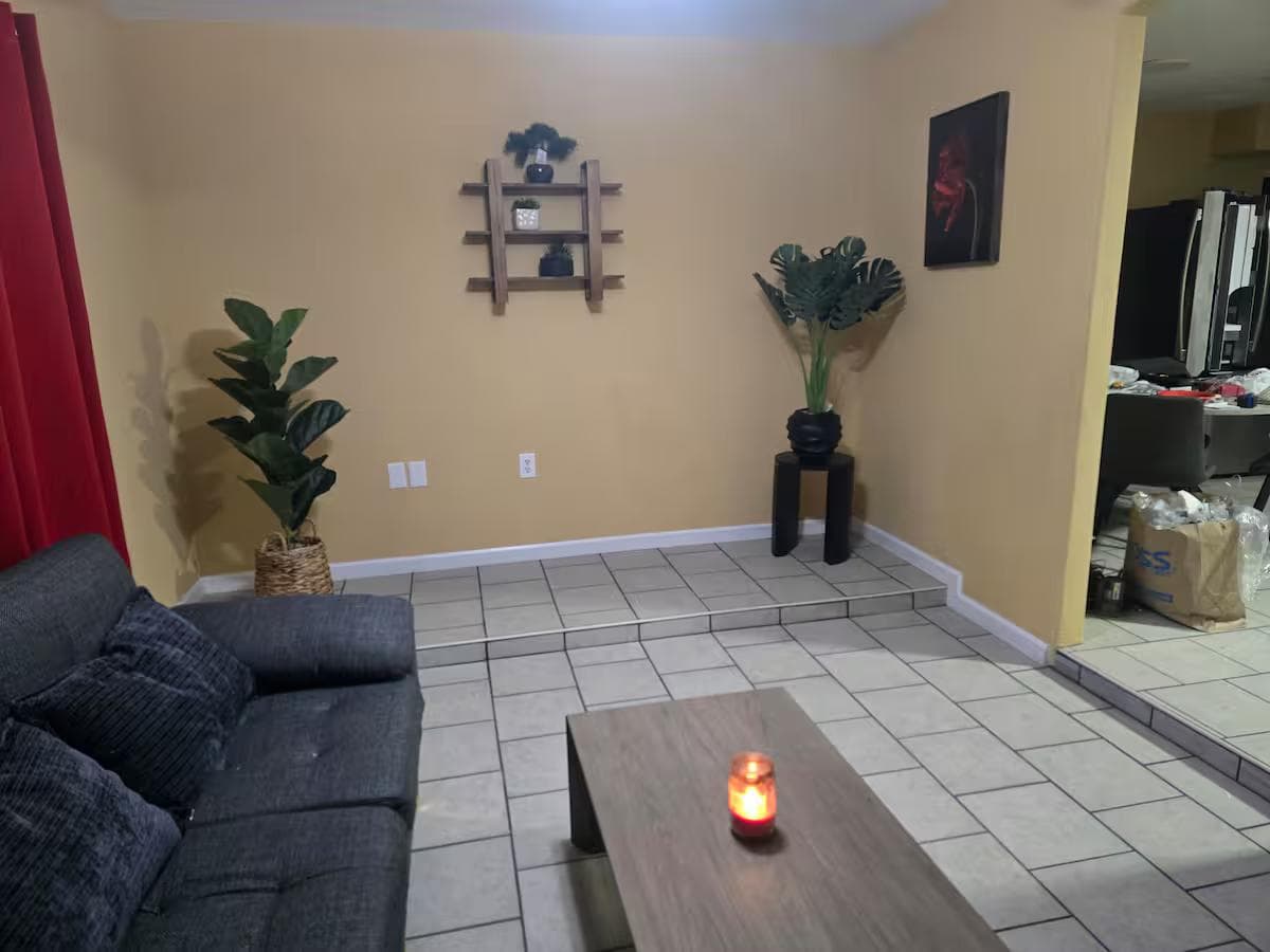 Cozy 3 Bed 1.5 Bath Home Holloman AFB - Gated Yard, Smart TV
