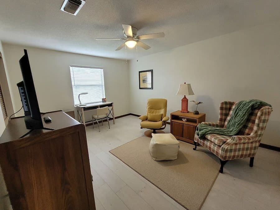 Spacious 4BR 2BA Home Hurlburt AFB - Quiet, Utilities