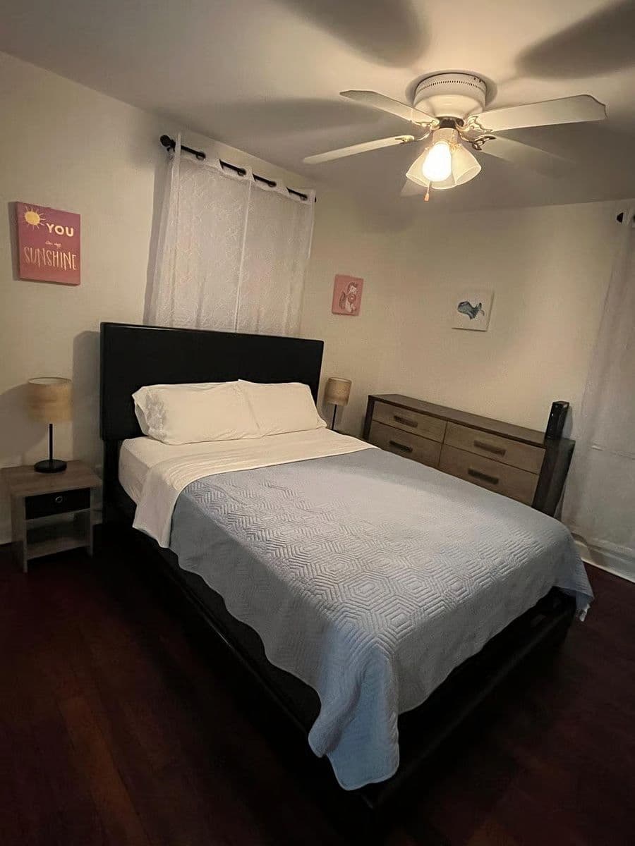 Keesler AFB 2BR 1.5BA Home – Quiet, Smart TVs, All Utilities