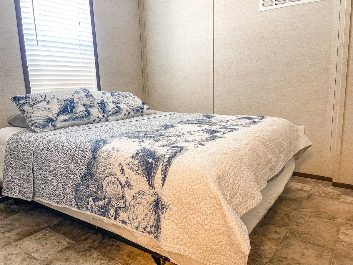 Keesler AFB 2BR 1BA Rental - Pet Friendly, Secure, Beach