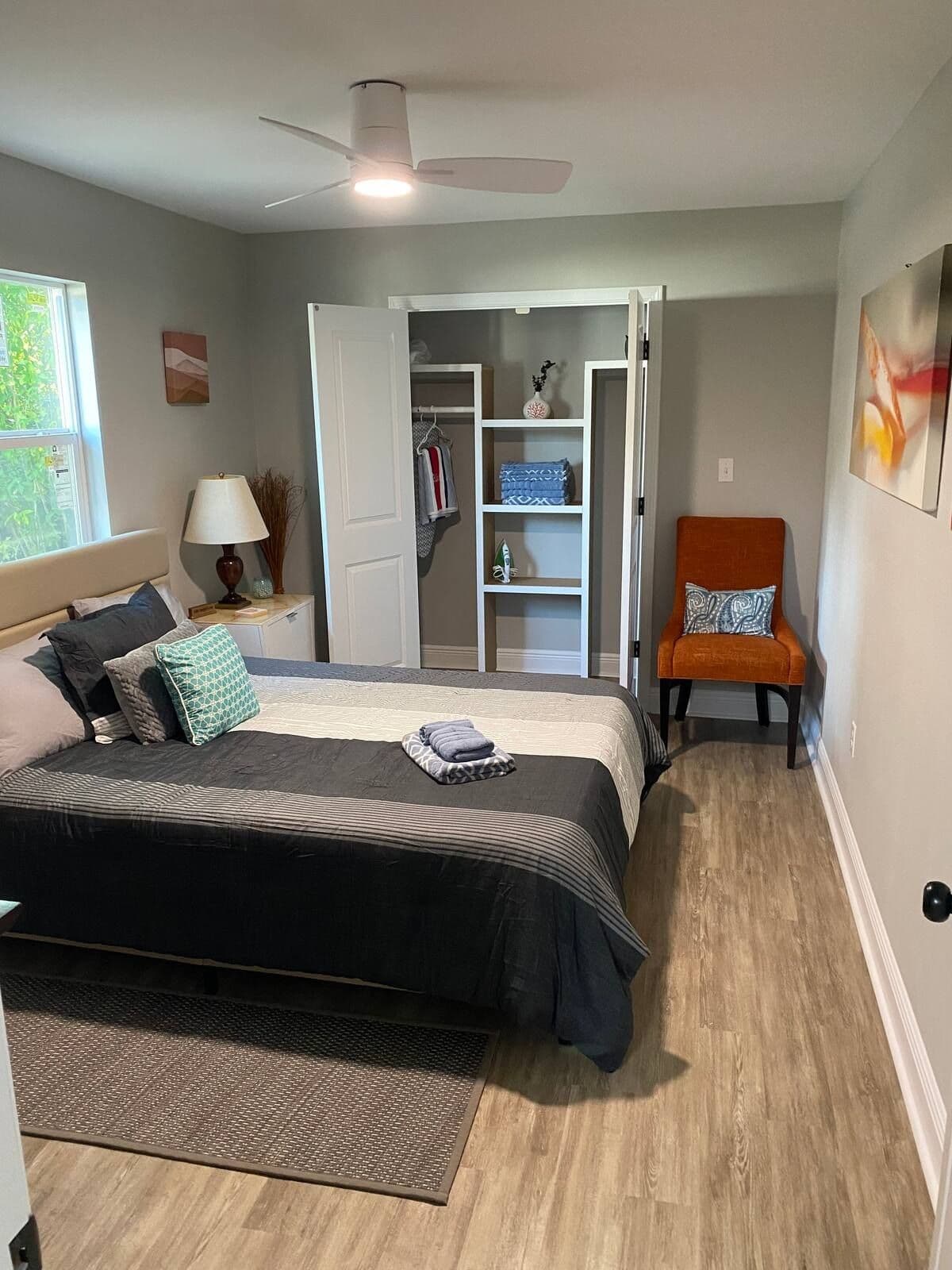 Cozy & Chic 2BR Retreat Steps from Keesler AFB – Walk to Beach & Attractions (Sandbox B)