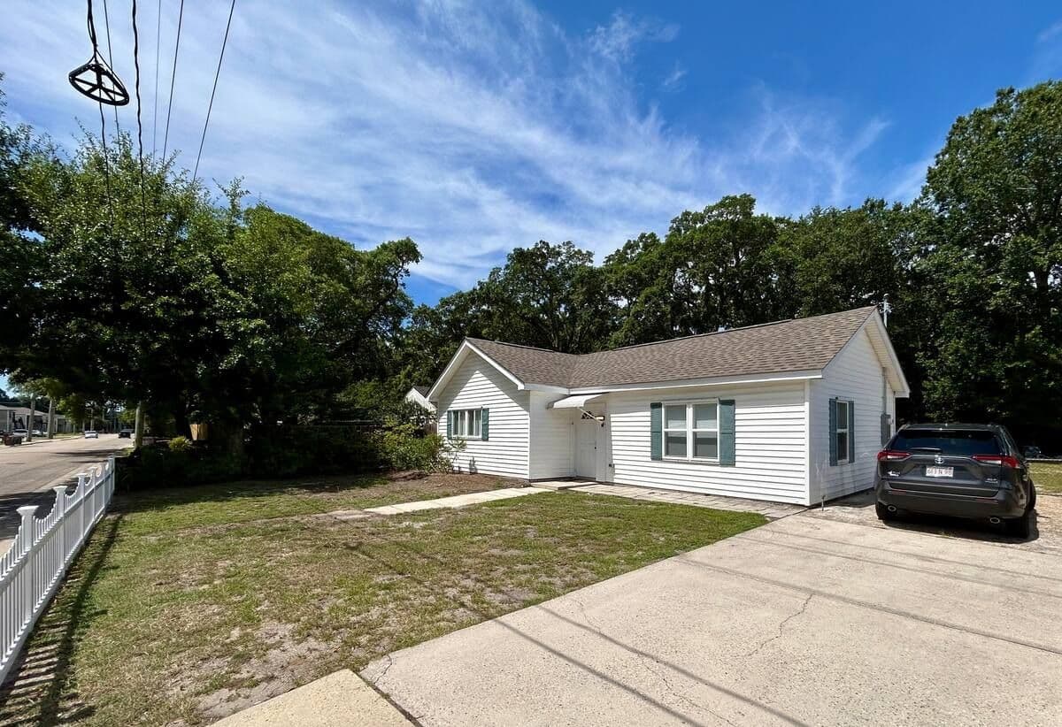 Sandbox C 2BR Cottage Keesler AFB - Walk Base, Beach