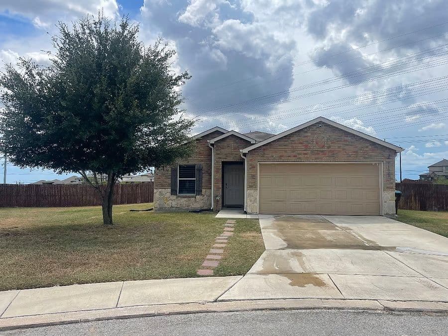 Modern 3BR 2BA Home Lackland AFB - Smart, Quiet, Yard