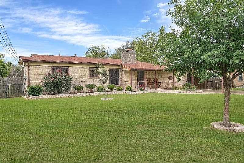 Spacious 2BR 2BA Home Lackland AFB - Comfort, Pet Friendly