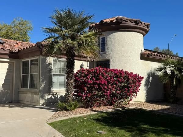 Tropical Escape 3BR 2BA Surprise AZ - Pool, Nurses, Sports