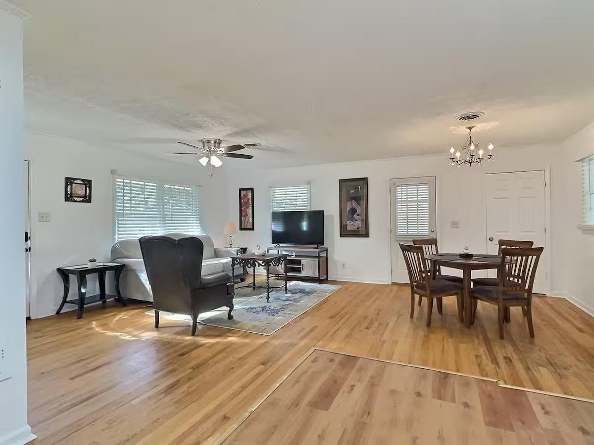 Pet Friendly 3BR 2BA Home Maxwell AFB - Central, Fenced