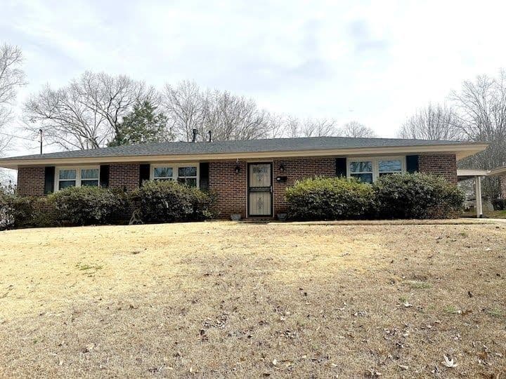 Retro 3BR Retreat Near Maxwell AFB | Quiet Area, Pet-Friendly Yard & Patio