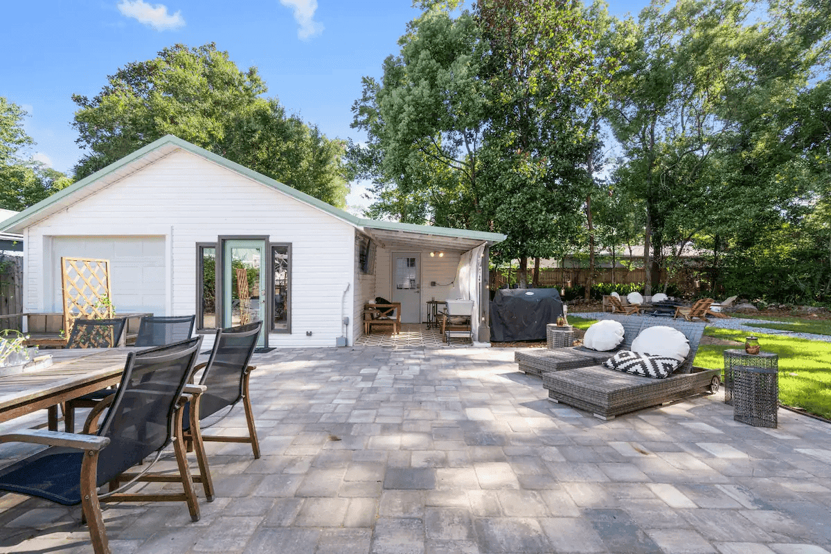 Downtown 2BR 1BA Home Pensacola NAS - Modern, Cozy, Yard