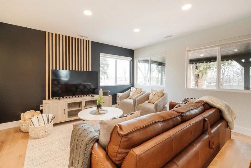 Downtown II 2BR 1BA Home Peterson SFB - Modern, Jacuzzi