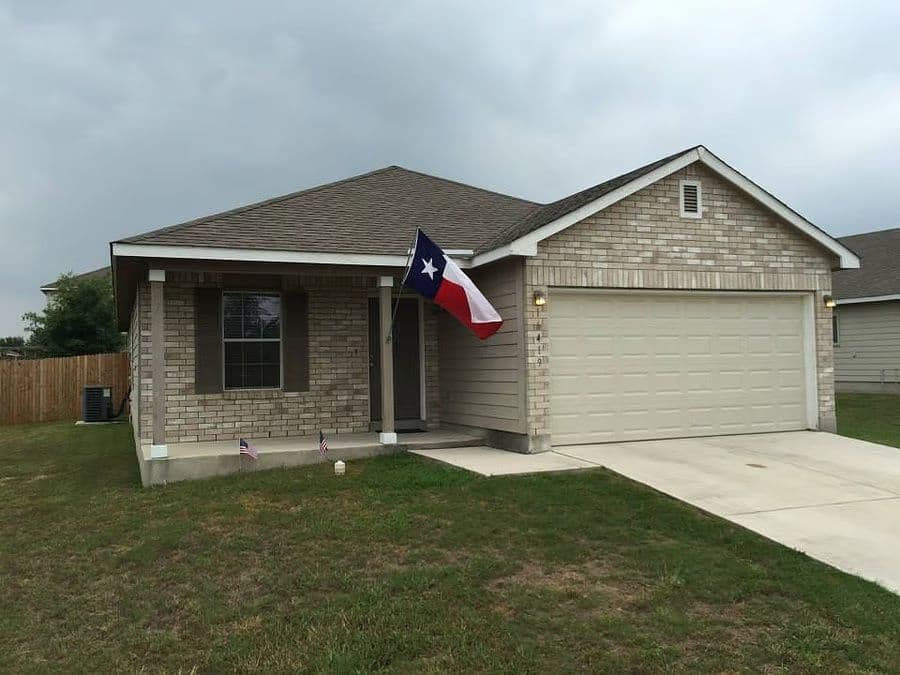 Spacious 3BR 2BA Home Randolph AFB - Furnished, Yard, WiFi