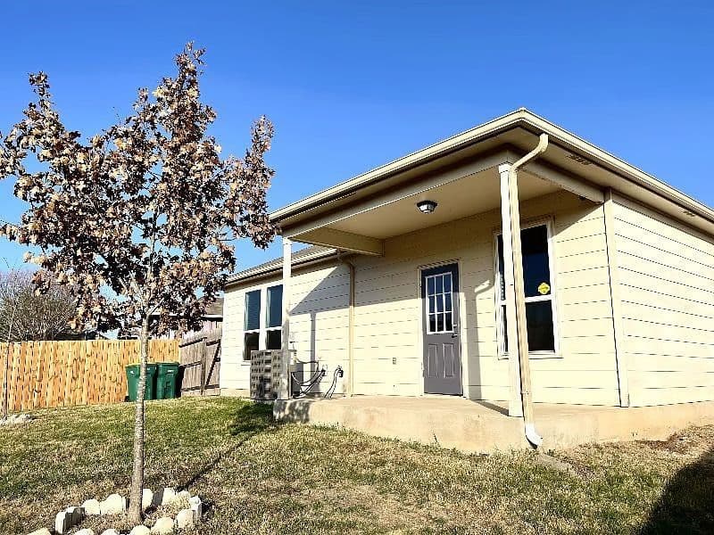 Furnished 3BR 2BA Home Randolph AFB - Family, Pet, Garage