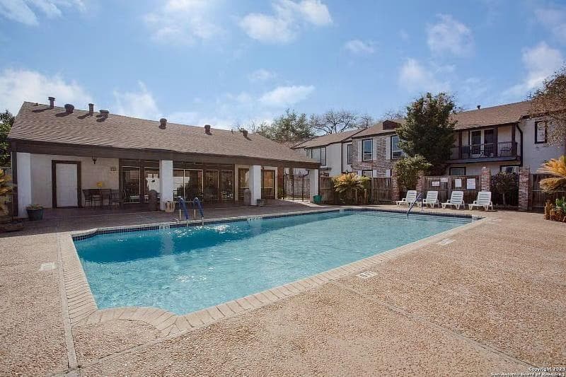 Sunflower Casita 2BR 1BA Randolph AFB - Pet, Downtown