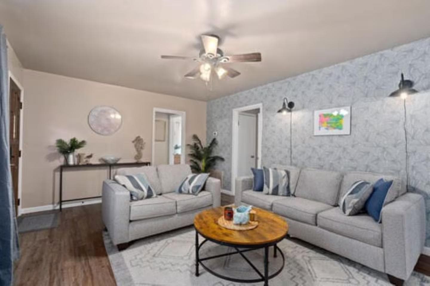Louie's Beach Bungalow, Entire home in Long Beach, Mississippi, United States
