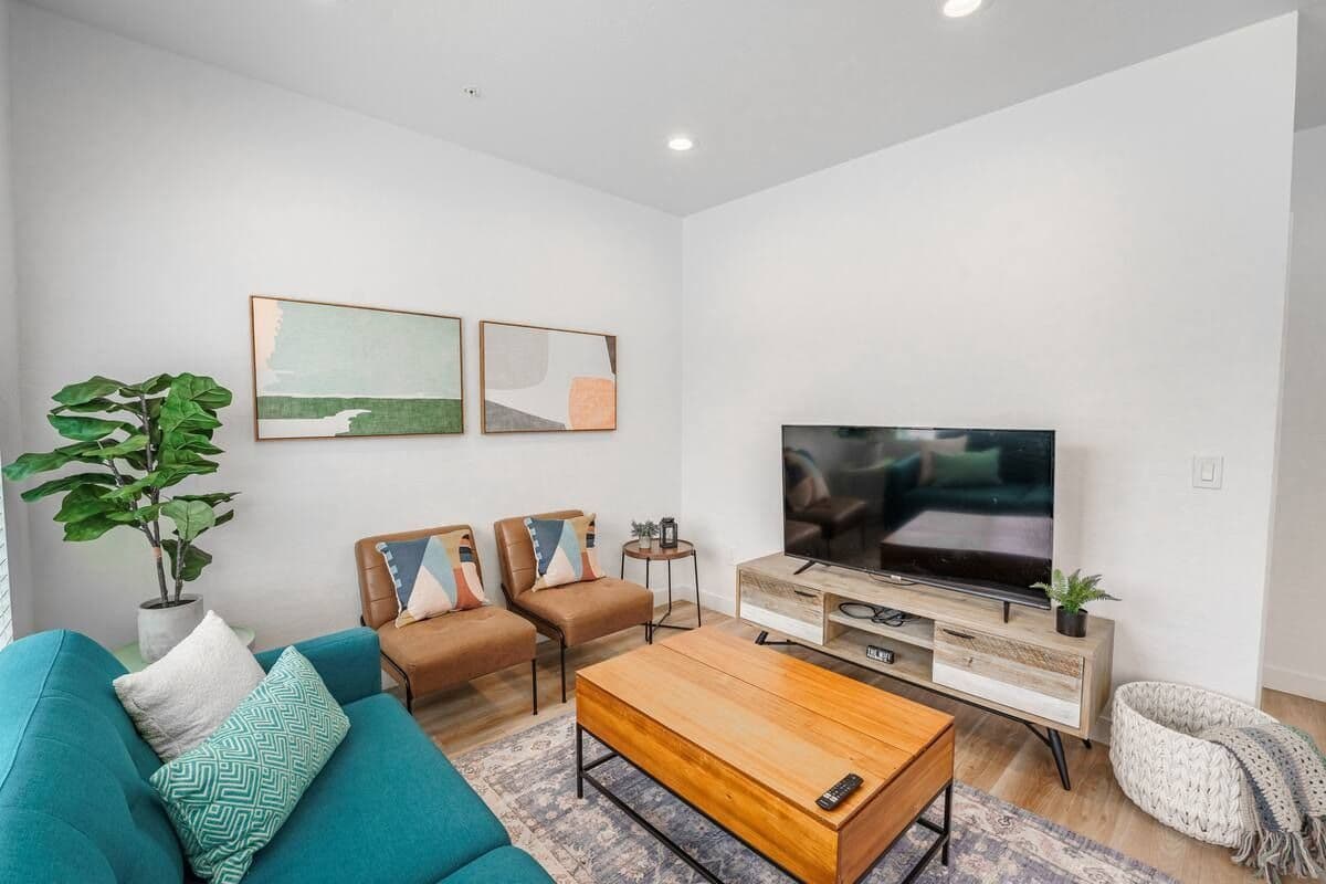Luke AFB TDY Stay – Upgraded 2BR/2BA Villa in Midtown Phoenix