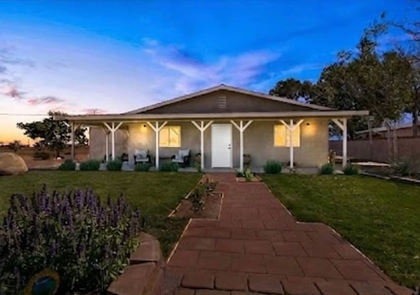 Luxury 3BR TDY Retreat Near Edwards Air Force Base – Private Gated Acre